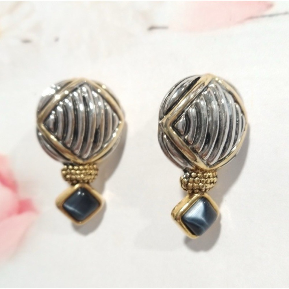 Vintage Two-Tone Stud Earrings Cabochon Grey Cat Eye Dome Retro 80s EC2